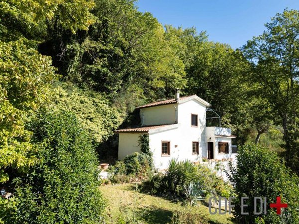 casa indipendente in vendita a Casaprota