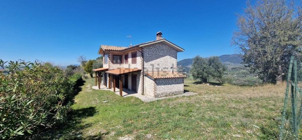 casa indipendente in vendita a Casaprota