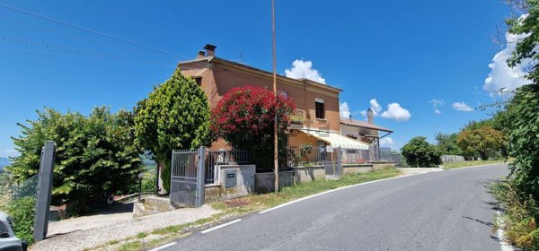 casa semindipendente in vendita a Casaprota in zona Collelungo Sabino
