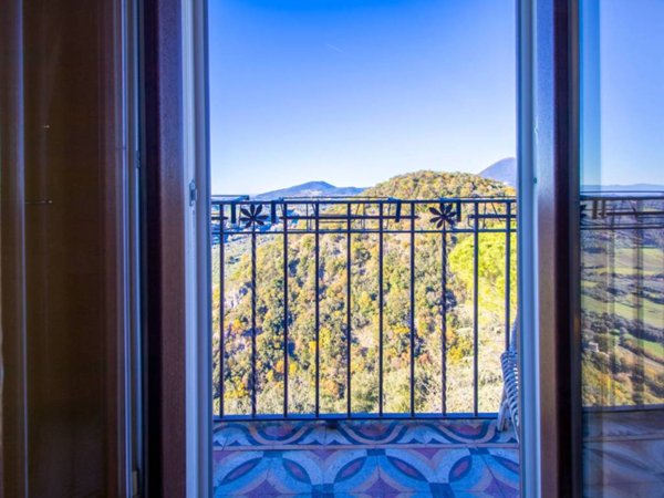 casa indipendente in vendita a Casperia