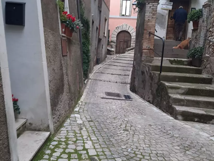 locale di sgombero in vendita a Casperia