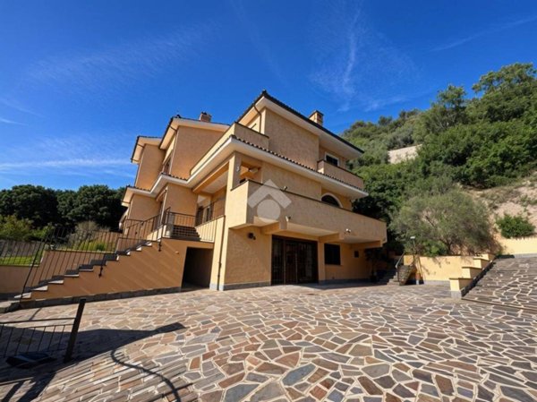 casa indipendente in vendita a Casperia