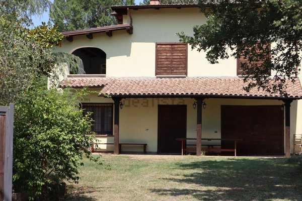 casa indipendente in vendita a Casperia