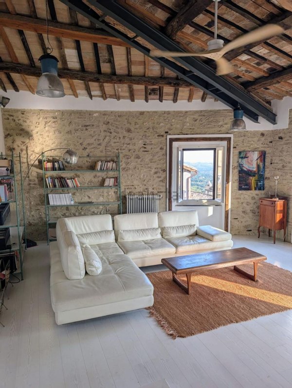 casa indipendente in vendita a Casperia