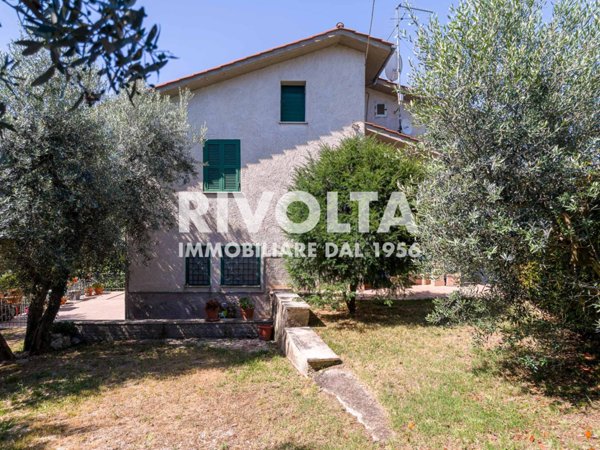 casa indipendente in vendita a Casperia in zona San Vito