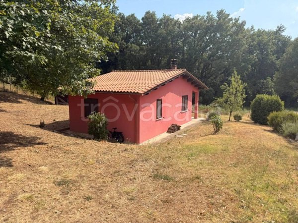 casa indipendente in vendita a Casperia in zona Paranzano
