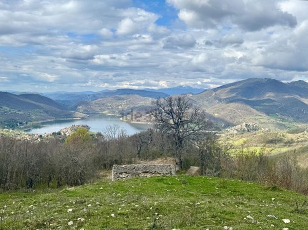 appartamento in vendita a Castel di Tora