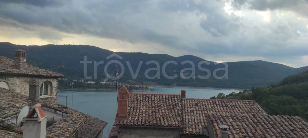 appartamento in vendita a Castel di Tora