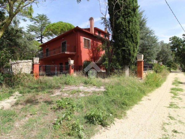 casa indipendente in vendita a Castelnuovo di Farfa
