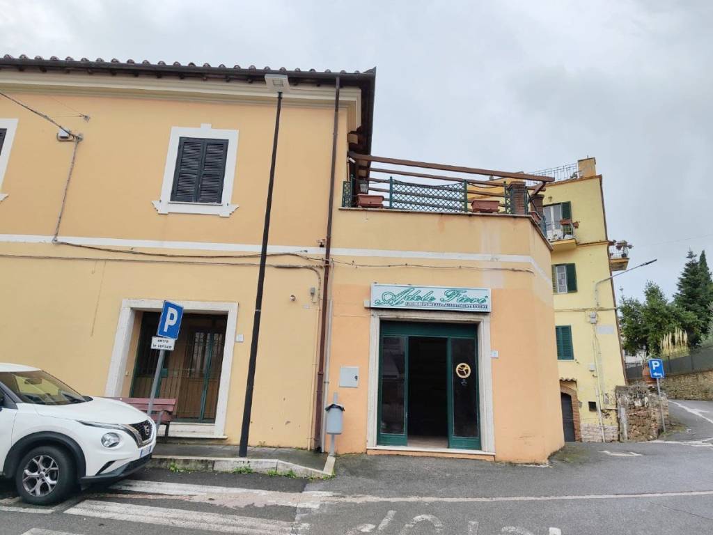 negozio in vendita a Castelnuovo di Farfa