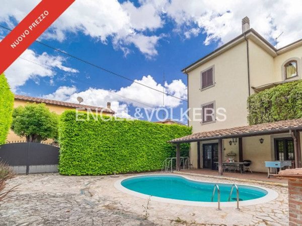 casa indipendente in vendita a Castelnuovo di Farfa