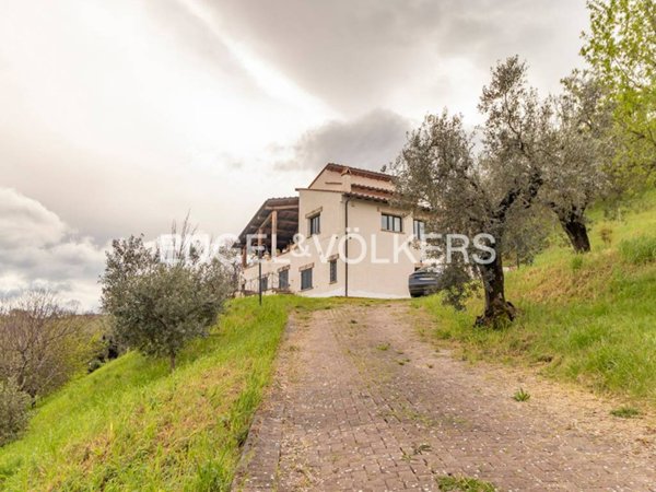 casa indipendente in vendita a Castelnuovo di Farfa