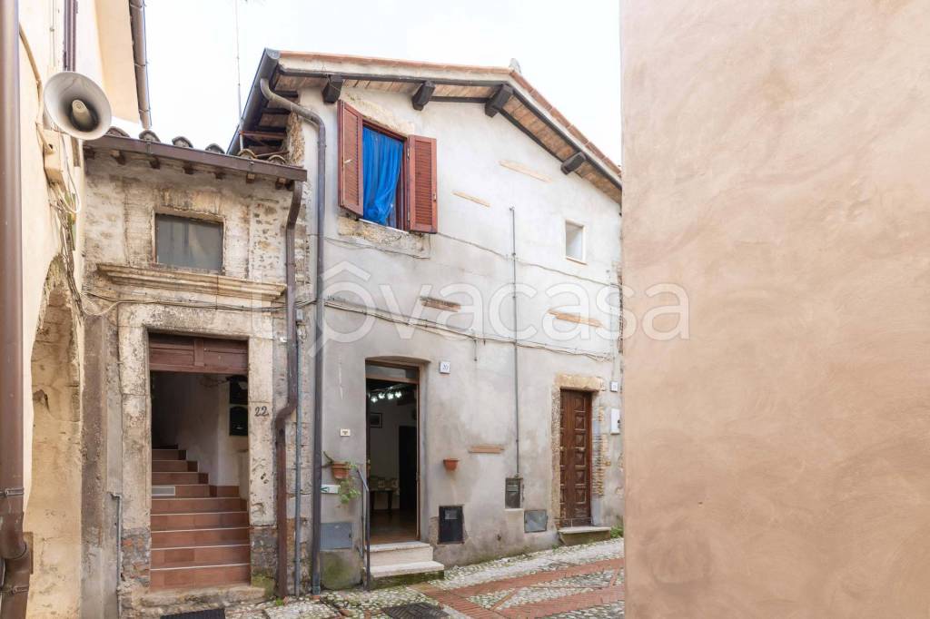casa indipendente in vendita a Castelnuovo di Farfa