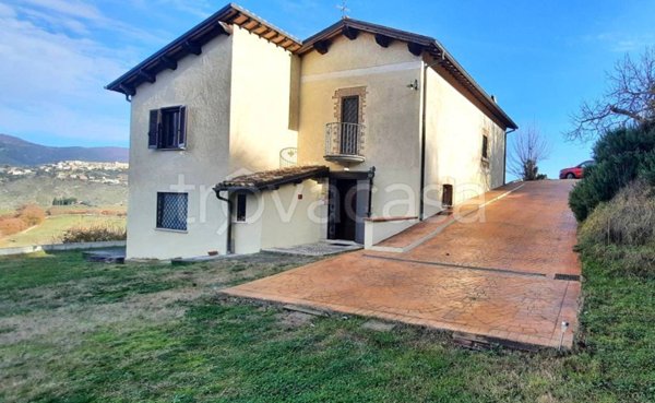 casa indipendente in vendita a Castelnuovo di Farfa