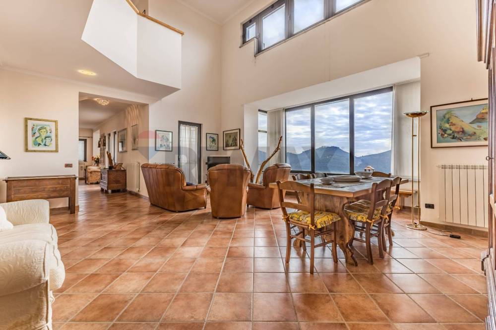 casa indipendente in vendita a Castelnuovo di Farfa