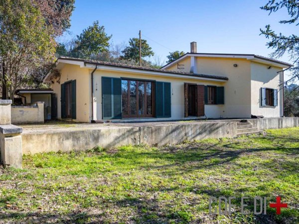 casa indipendente in vendita a Castelnuovo di Farfa