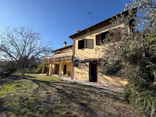 casa indipendente in vendita a Castelnuovo di Farfa