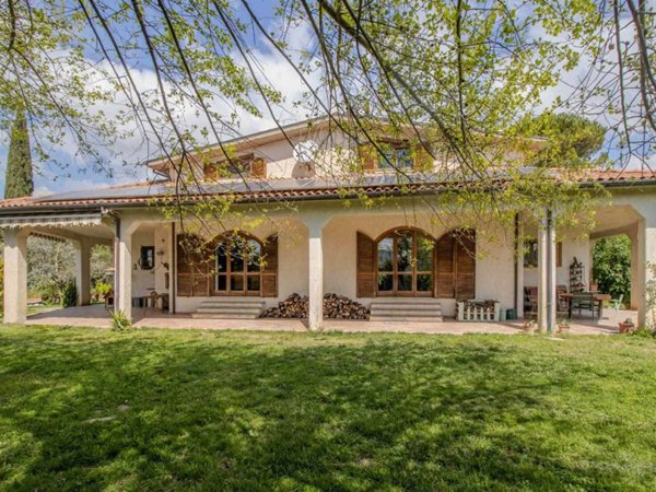 casa indipendente in vendita a Castelnuovo di Farfa