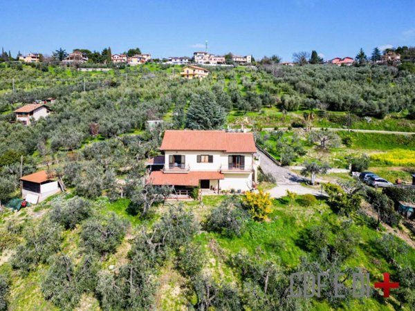 casa indipendente in vendita a Castelnuovo di Farfa