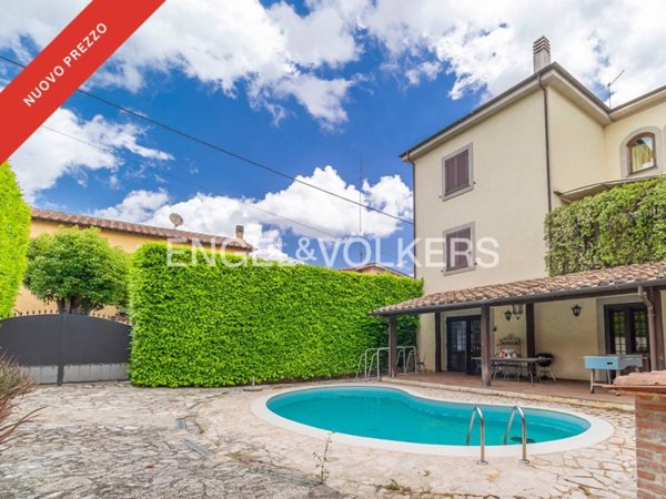 casa indipendente in vendita a Castelnuovo di Farfa