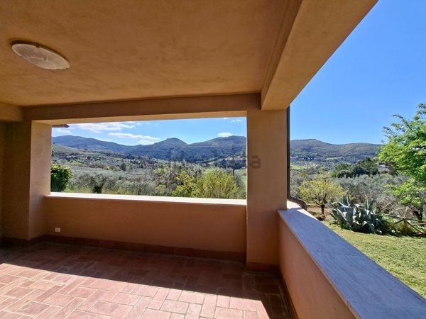 casa indipendente in vendita a Castelnuovo di Farfa