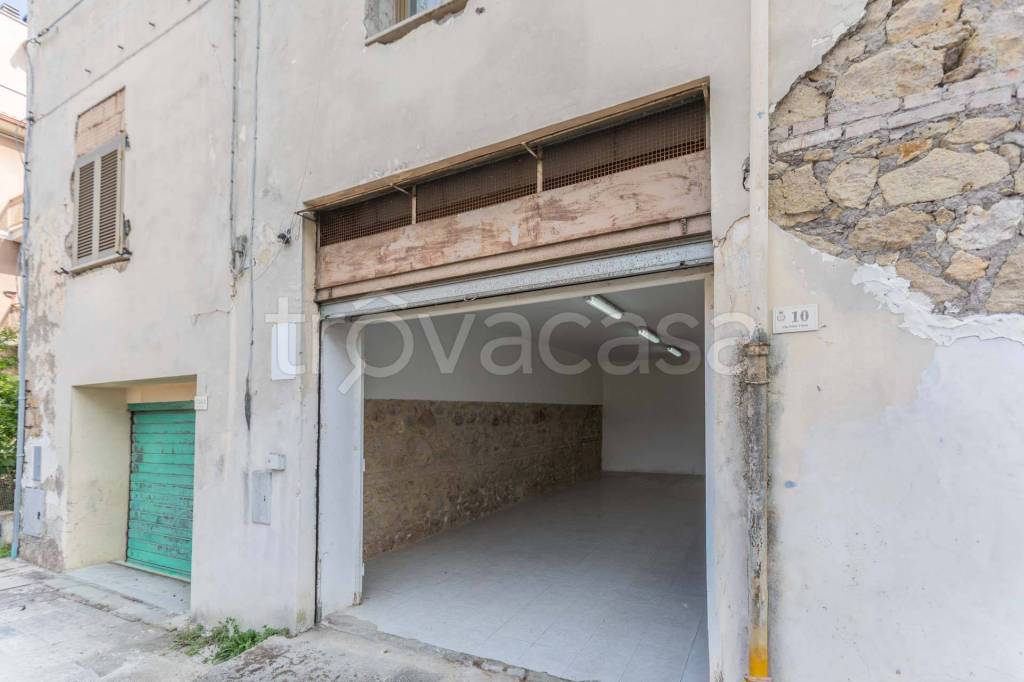 casa indipendente in vendita a Castelnuovo di Farfa