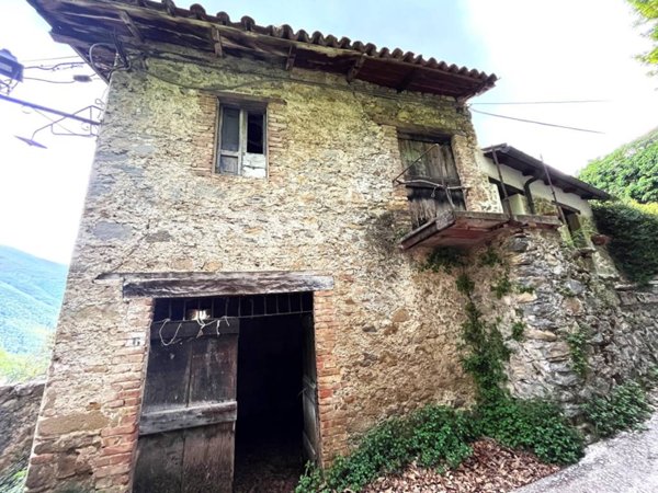 casa indipendente in vendita a Castel Sant'Angelo