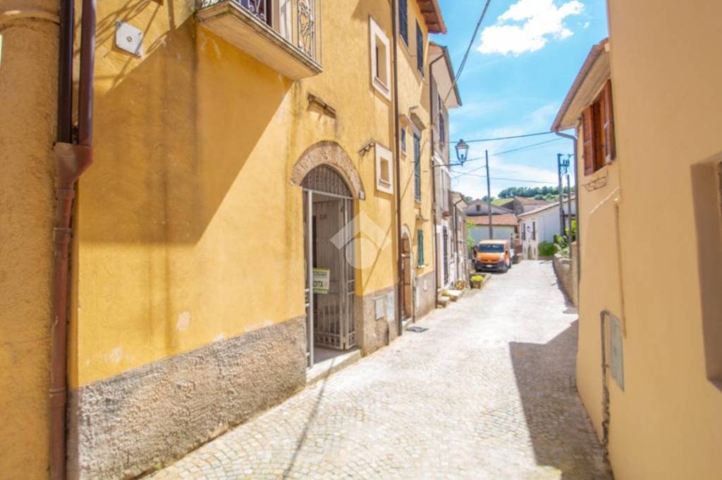 casa indipendente in vendita a Castel Sant'Angelo