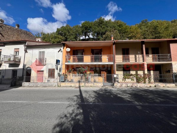 appartamento in vendita a Castel Sant'Angelo