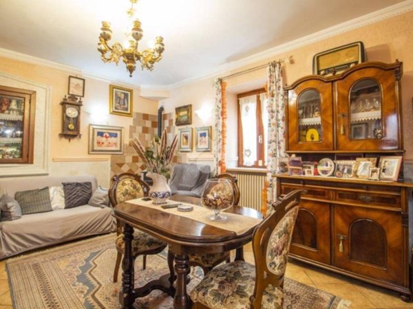 casa indipendente in vendita a Castel Sant'Angelo