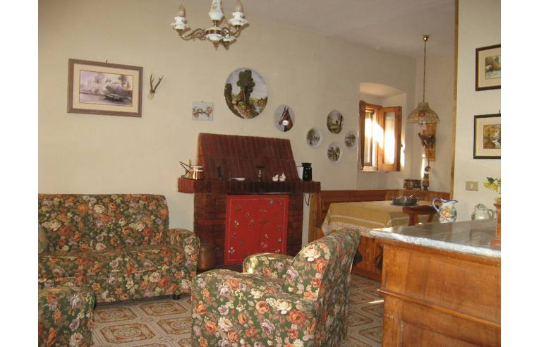 casa indipendente in vendita a Castel Sant'Angelo