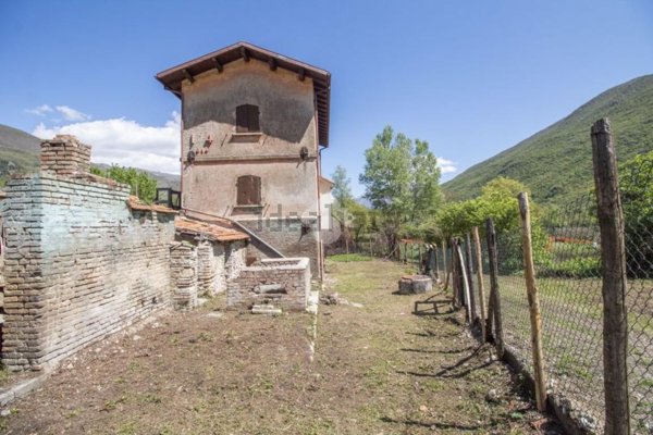 appartamento in vendita a Castel Sant'Angelo