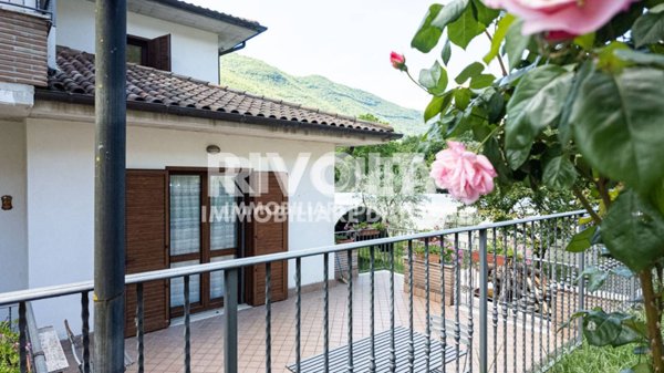 casa indipendente in vendita a Castel Sant'Angelo