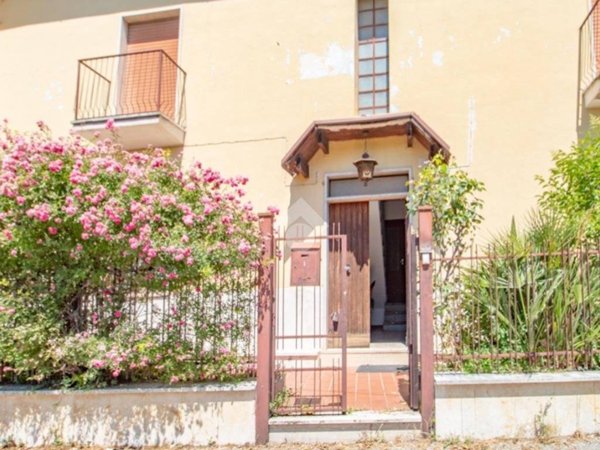 casa indipendente in vendita a Castel Sant'Angelo