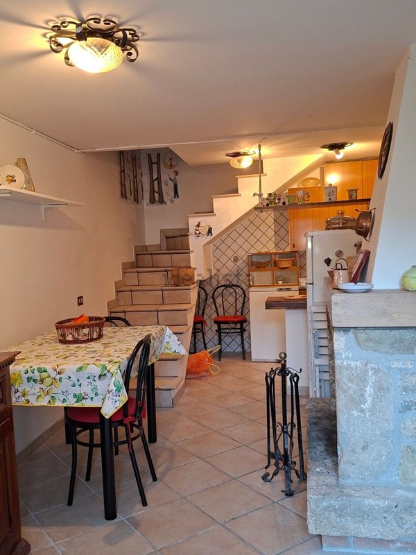 casa indipendente in vendita a Castel Sant'Angelo