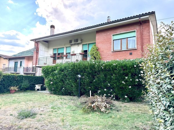 casa indipendente in vendita a Castel Sant'Angelo