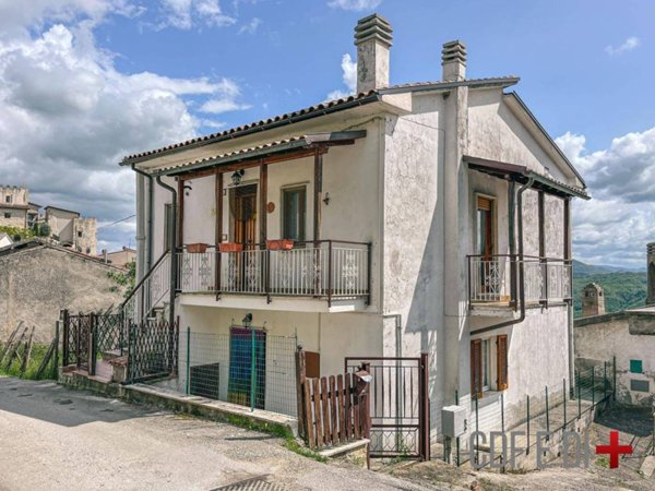 casa indipendente in vendita a Cittaducale in zona Calcariola