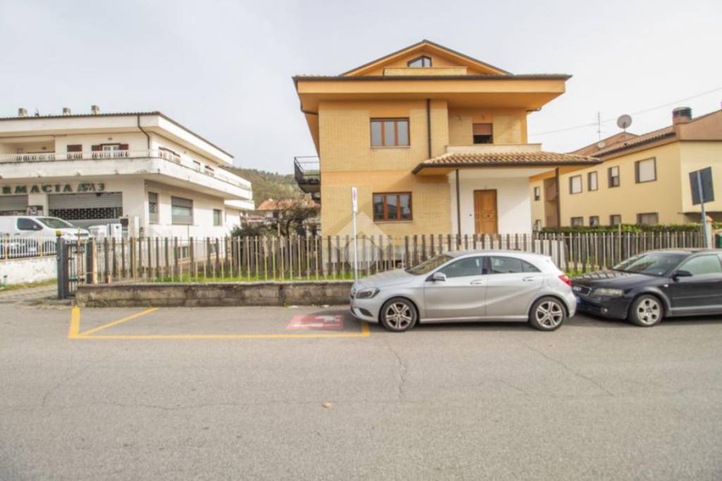 casa indipendente in vendita a Cittaducale in zona Santa Rufina
