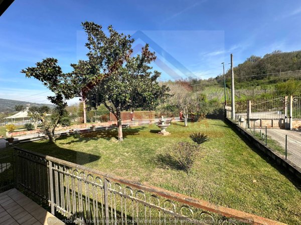 casa indipendente in vendita a Cittaducale