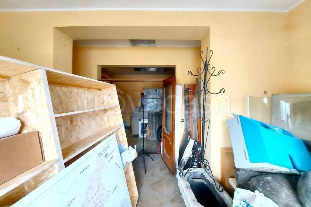 locale commerciale in vendita a Cittaducale in zona Santa Rufina