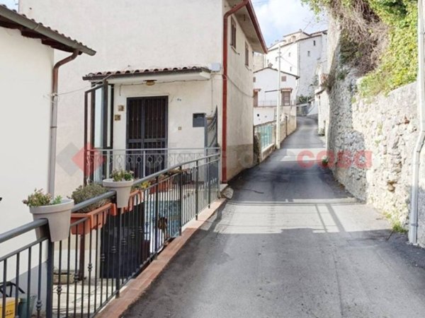 casa indipendente in vendita a Cittaducale in zona Calcariola
