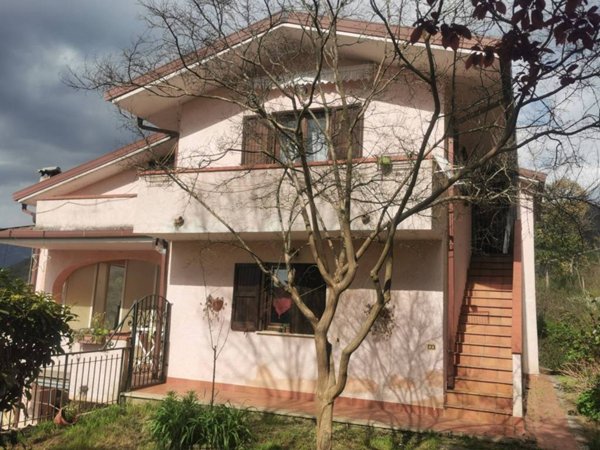 casa indipendente in vendita a Cittaducale