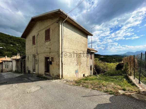 appartamento in vendita a Cittaducale in zona Pendenza