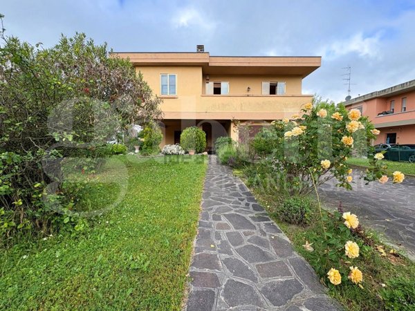 casa indipendente in vendita a Cittaducale