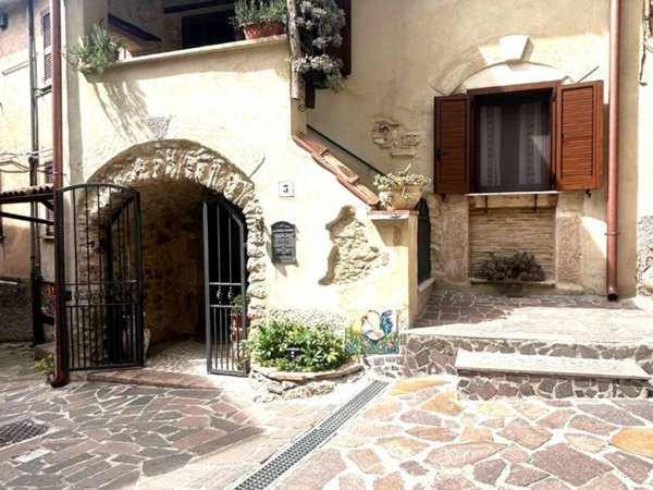 casa indipendente in vendita a Cittaducale in zona Santa Rufina
