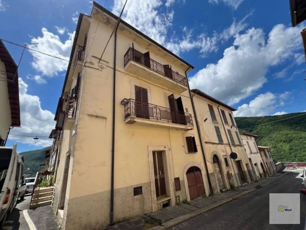 intera palazzina in vendita a Cittaducale