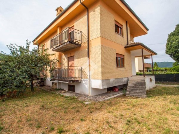 appartamento in vendita a Cittaducale in zona Santa Rufina
