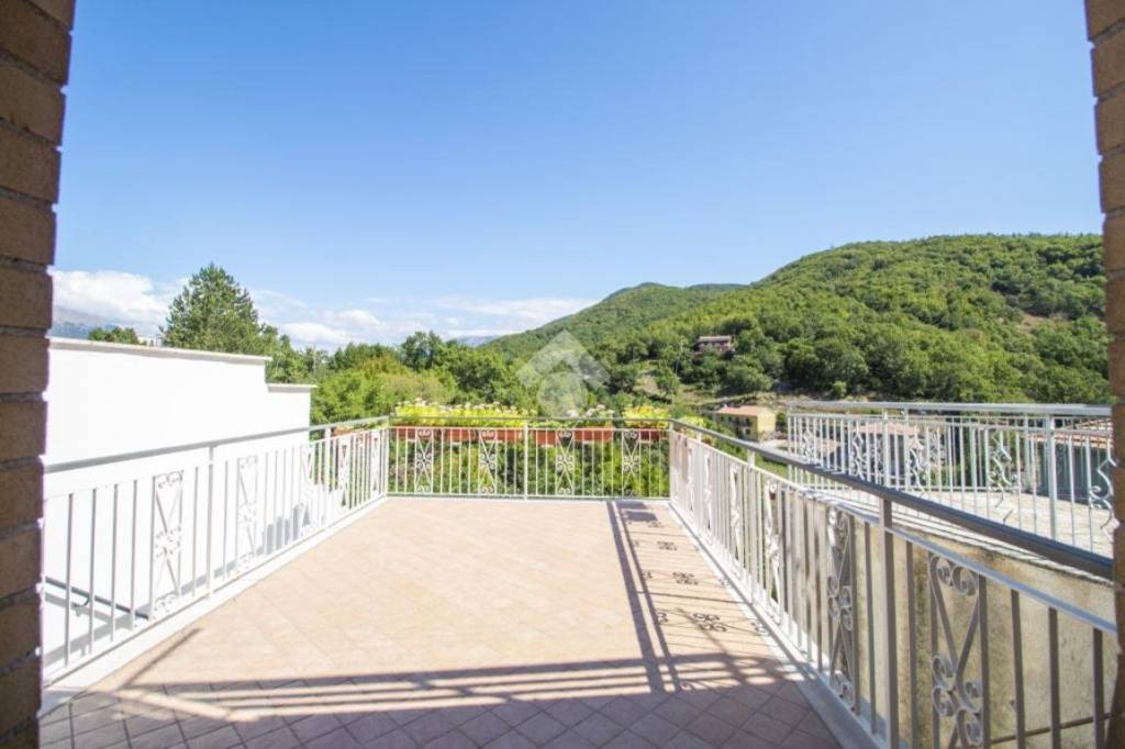 casa indipendente in vendita a Cittaducale in zona Pendenza