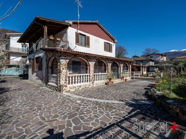 casa indipendente in vendita a Cittaducale in zona Caporio