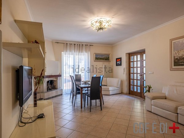 casa indipendente in vendita a Cittaducale in zona Grotti